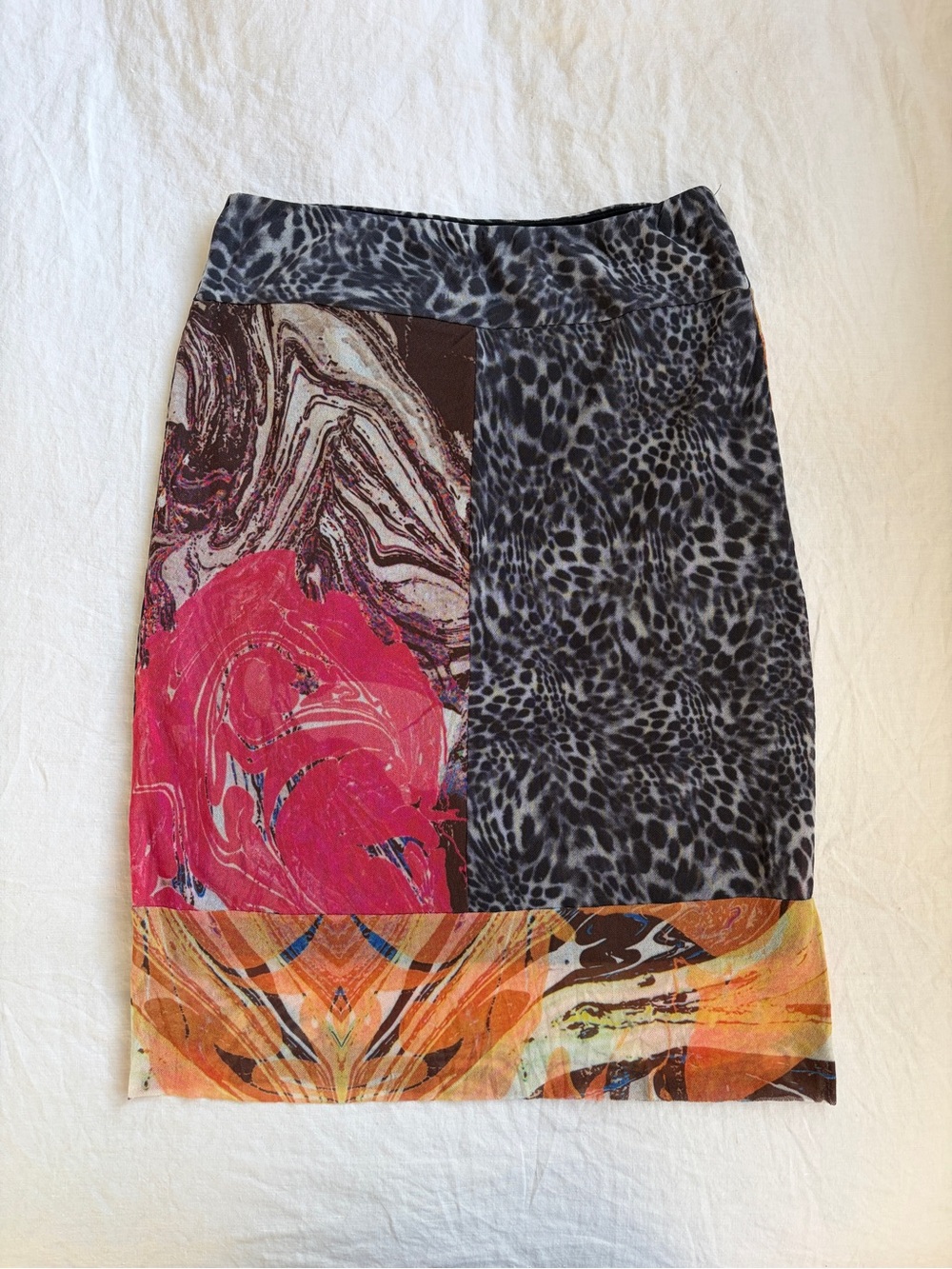 Vintage Petit Pois Viviana G Leopard Marbled Mesh Print Pencil Skirt Red Black